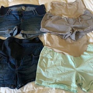 Bundle of 4 size 12 old navy maternity shorts